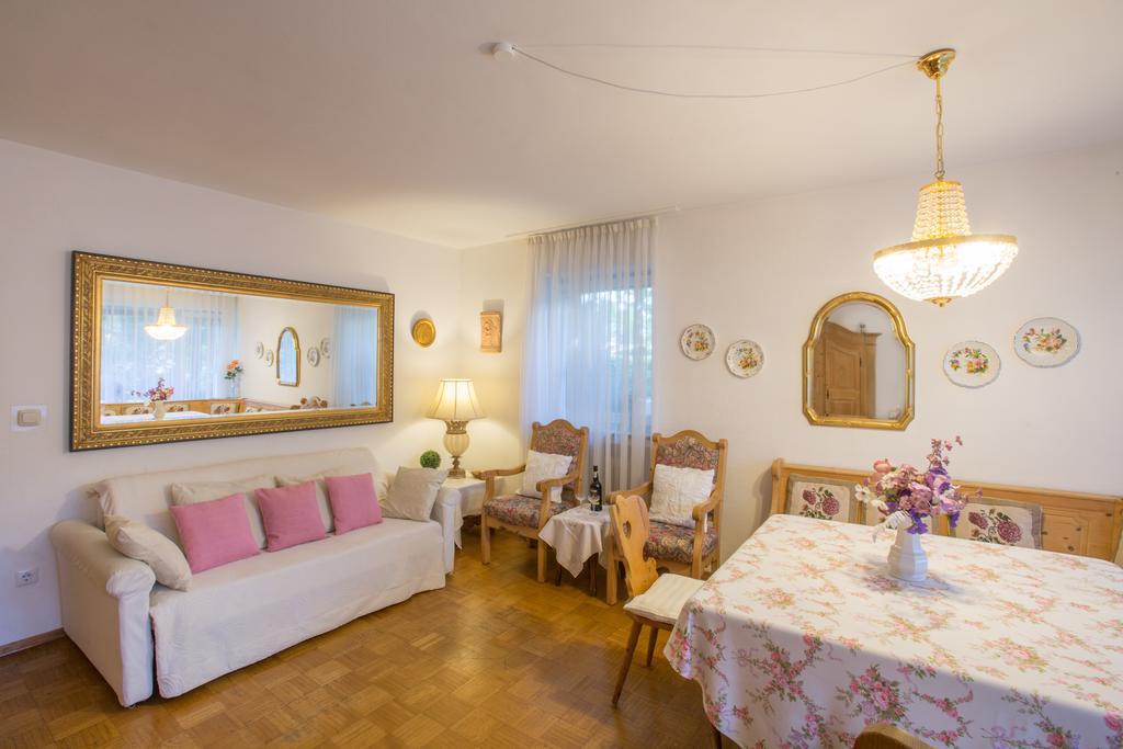 Apartamento Landhaus Alpenblick Garmisch-Partenkirchen Habitación foto